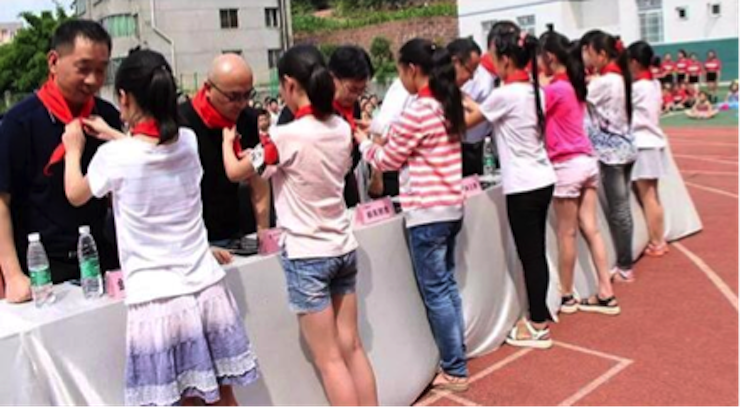 QG刮刮乐乐器爱心捐赠行动在四川金堂县举办 ——与音乐牵手 随幸福成长