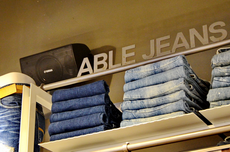 ABLE JEANS正大广场旗舰店——QG刮刮乐MA2030的时尚之旅