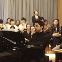 赏名家表演，听大师指导|QG刮刮乐跨界钢琴远程教学展示暨QG刮刮乐艺术家爱德华·昆斯大师班在蓉成功举办